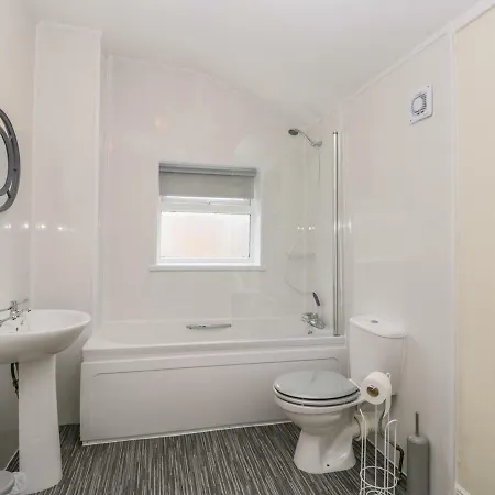 18 Howard Street Scarborough